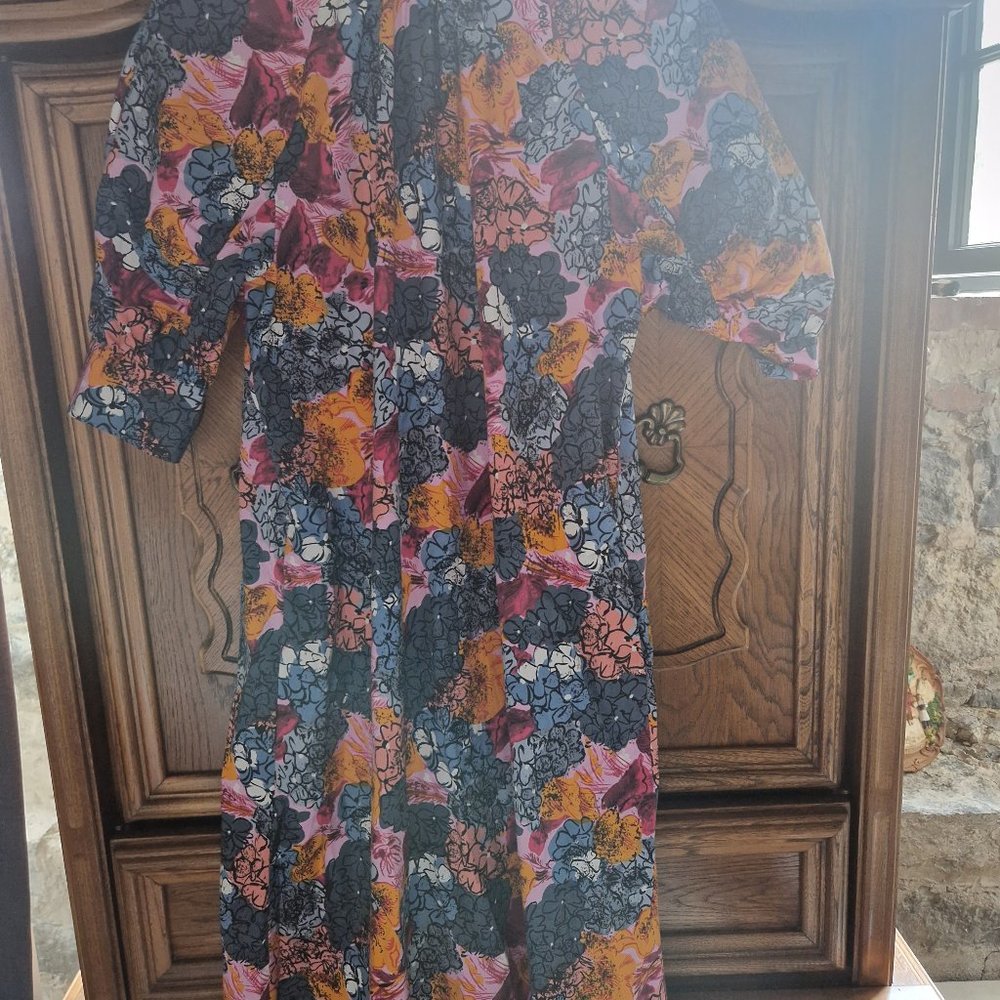 DRESS - Picture 3 of 4